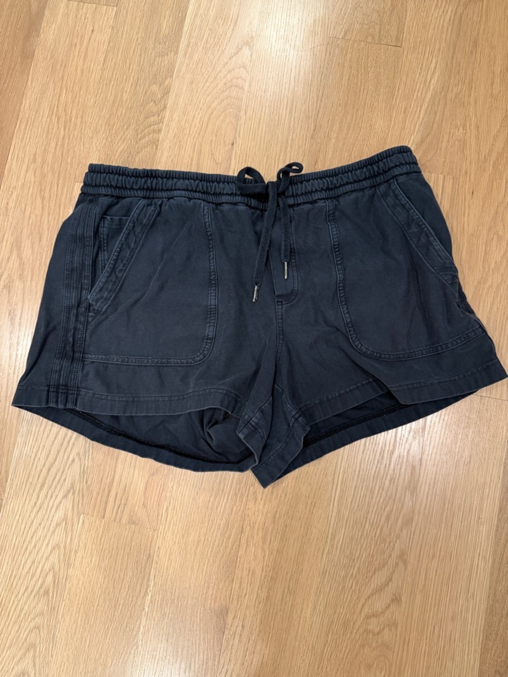 Athleta Black Farallon Shorts 16